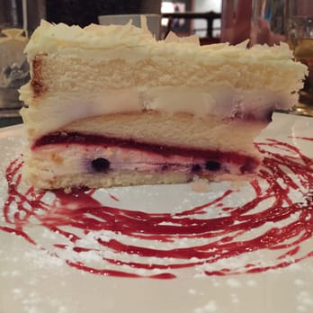 Barrel - White chocolate and berry vanilla cake - Italian Near Me - Simcoe, Ontario