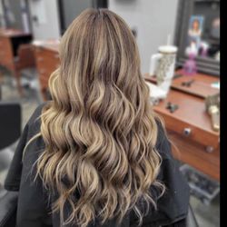 Salon Avalon