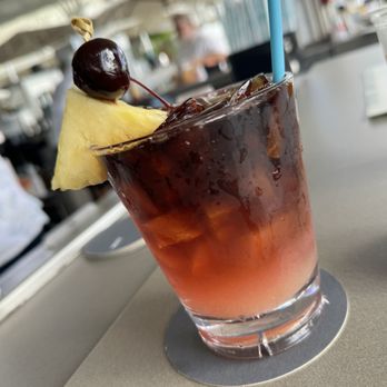 The Beach Bar - 1944 Mai Tai - Bars Near Me - Honolulu, Hawaii