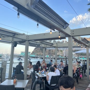 Bluewater Grill - Outdoor seating right by the water - Seafood Near Me - Avalon, California