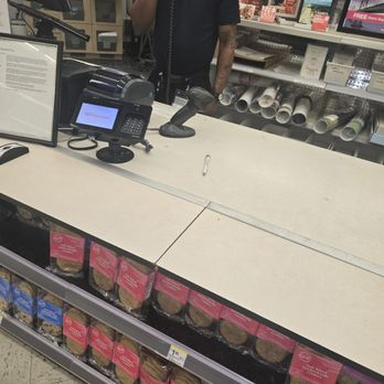 Walgreens - He was super rude and toldnme he was calling the police because I he didn't want to fill my prescription - Drugstores Near Me - Daytona Beach, Florida