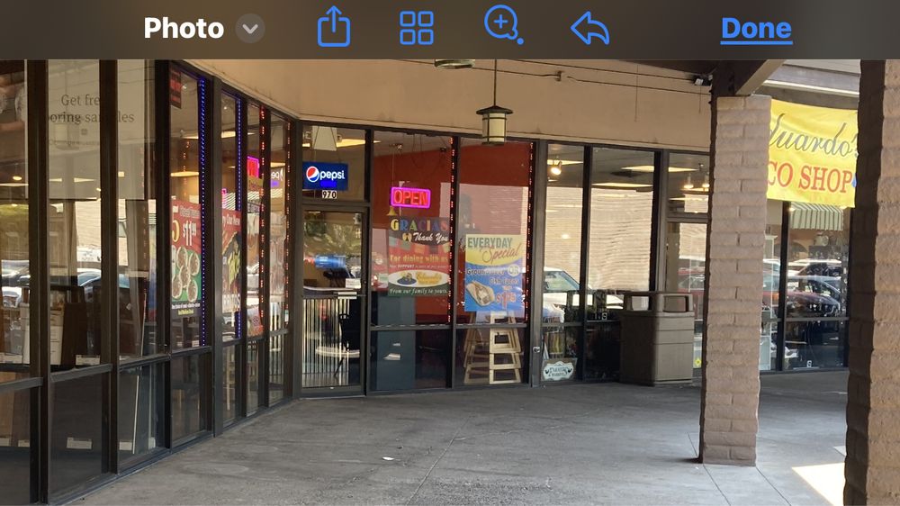 Eduardo’s taco shop