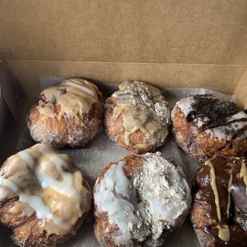 Parlor Doughnuts - Dreamsicle, Vanilla, Cookies and Cream, French Toast and Peanut Butter Chocolate. - Donuts Near Me - Fort Walton Beach, Florida Parlor Doughnuts - Dreamsicle, Vanilla, Cookies and Cream, French Toast and Peanut Butter Chocolate. - Donuts Near Me - Fort Walton Beach, Florida