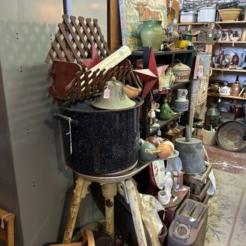 Telltale Antiques - Antiques Near Me - Stroudsburg, Pennsylvania Telltale Antiques - Antiques Near Me - Stroudsburg, Pennsylvania