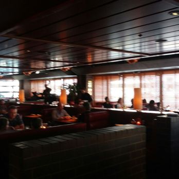Hillstone - Restaurant interior with Jazz Band - New American Near Me - San Francisco, California Hillstone - Restaurant interior with Jazz Band - New American Near Me - San Francisco, California