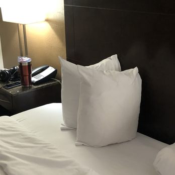 Quality Inn & Suites Downtown Walla Walla - Very tiny bed pillows! - Hotels Near Me - Walla Walla, Washington