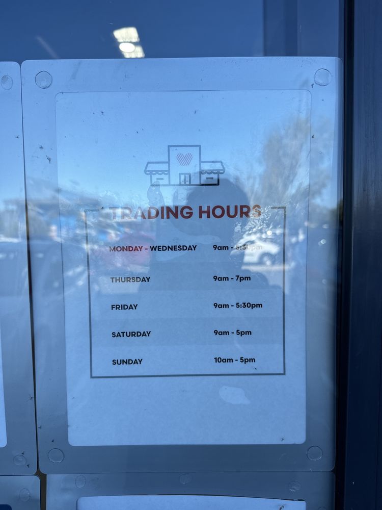 KITCHEN WAREHOUSE 82 N Lakes Dr, North Lakes Queensland, Australia