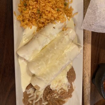 Hermano’s Mexican Restaurant - Sour cream chicken enchiladas - Mexican Near Me - Allen, Texas Hermano’s Mexican Restaurant - Sour cream chicken enchiladas - Mexican Near Me - Allen, Texas