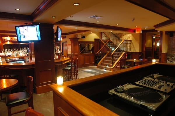 The Houndstooth Pub by null