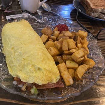 Heritage House Cafe - Meat lovers omlet - Cafes Near Me - Vacaville, California Heritage House Cafe - Meat lovers omlet - Cafes Near Me - Vacaville, California