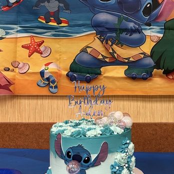 Shea's Cakes - Stich cake - Cupcakes Near Me Shea's Cakes - Stich cake - Cupcakes Near Me