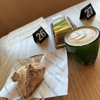 Caracas Bakery - Bakeries Near Me - Miami, Florida Caracas Bakery - Bakeries Near Me - Miami, Florida