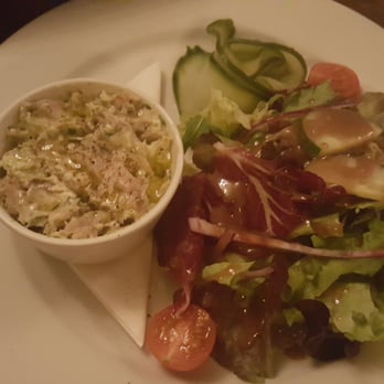 The Carpenters Arms - Mackerel & salad - Pubs Near Me - London, XGL