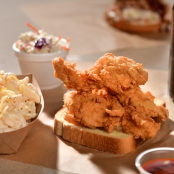 Rockin Chicken Shack - Crispy Chicken and Mac with Slaw - Chicken Shop Near Me - Wisconsin Dells, Wisconsin Rockin Chicken Shack - Crispy Chicken and Mac with Slaw - Chicken Shop Near Me - Wisconsin Dells, Wisconsin