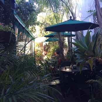 Vivian's Cafe - Quaint little patio - Breakfast & Brunch Near Me - Studio City, California Vivian's Cafe - Quaint little patio - Breakfast & Brunch Near Me - Studio City, California