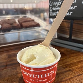 Sweetlee's Ice Cream - 2X Vanilla Ice Cream - Ice Cream & Frozen Yogurt Near Me - Tumwater, Washington Sweetlee's Ice Cream - 2X Vanilla Ice Cream - Ice Cream & Frozen Yogurt Near Me - Tumwater, Washington