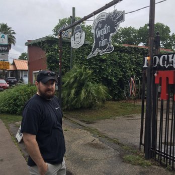 The Vegan Nom - He's happy about tacos of any kind! - Vegan Near Me - Austin, Texas The Vegan Nom - He's happy about tacos of any kind! - Vegan Near Me - Austin, Texas