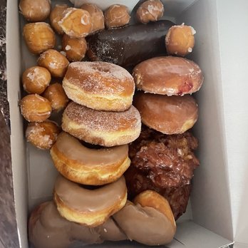 Manley's Donut Shop - Variety donuts box - Donuts Near Me - San Jose, California Manley's Donut Shop - Variety donuts box - Donuts Near Me - San Jose, California