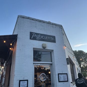 Pizzicletta - Front Patio - Pizza Near Me - Flagstaff, Arizona Pizzicletta - Front Patio - Pizza Near Me - Flagstaff, Arizona