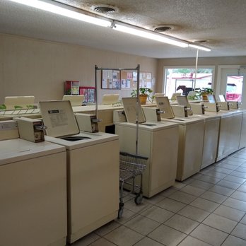 Pot Luck Barber Shop & Laundry - In good shape. - Barbers Near Me - Shallowater, Texas