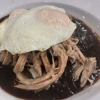 Aloha Kitchen - Loco Mocowith Kalua pig - Breakfast & Brunch Near Me - Honolulu, Hawaii