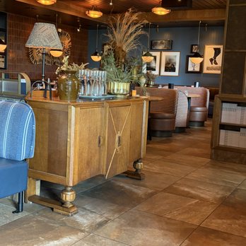 Earls Kitchen + Bar - New American Near Me - Nashville, Tennessee Earls Kitchen + Bar - New American Near Me - Nashville, Tennessee