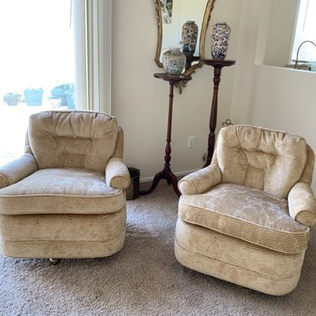 Napoleon’s Upholstery - Gold velvet chairs - Furniture Reupholstery Near Me - Castaic, California Napoleon’s Upholstery - Gold velvet chairs - Furniture Reupholstery Near Me - Castaic, California