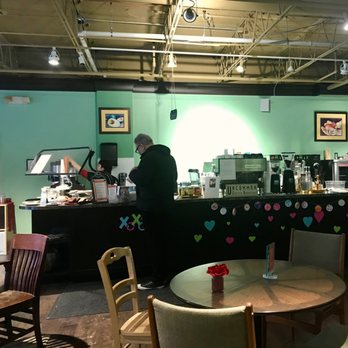 Curt’s Cafe - View of the counter. - Cafes Near Me - Highland Park, Illinois