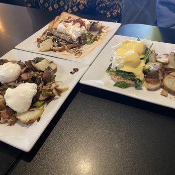 Craig's Cafe - l -r Leo's hash w toasted Portuguese roll  hurricane and California Benedict - Breakfast & Brunch Near Me - Quincy, Massachusetts
