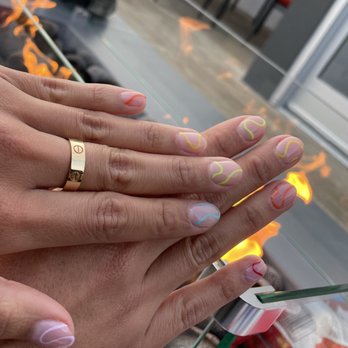 Fingerpaint Chicas - Nails by Cecy - Nail Salons Near Me - Pasadena, California
