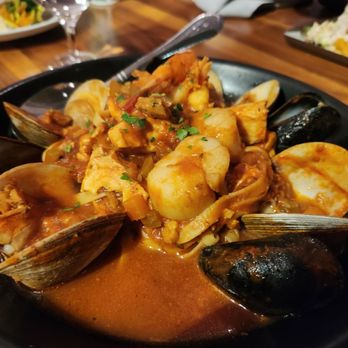 Fat Tuna - Cioppino - Seafood Near Me - Waterford, Connecticut Fat Tuna - Cioppino - Seafood Near Me - Waterford, Connecticut