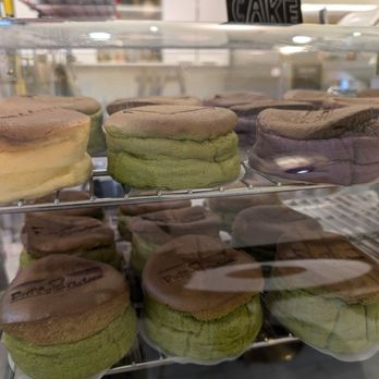 Puffy Cakes - Puffy cakes - Desserts Near Me - Chicago, Illinois