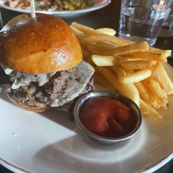 Osa - Amazing burger! - Cocktail Bars Near Me - Middletown, Connecticut Osa - Amazing burger! - Cocktail Bars Near Me - Middletown, Connecticut