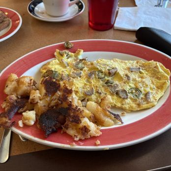Mill Plain Diner - New Orleans Omelette - New American Near Me - Danbury, Connecticut