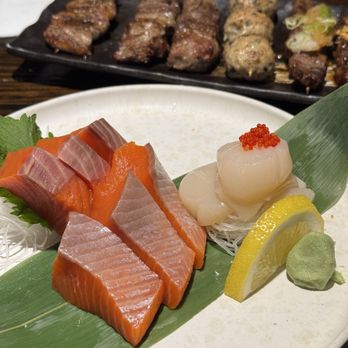Zakkushi Dining On Main - Salmon and scallops sashimi - Japanese Near Me - Vancouver, British Columbia Zakkushi Dining On Main - Salmon and scallops sashimi - Japanese Near Me - Vancouver, British Columbia