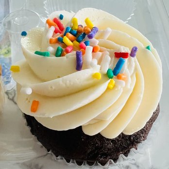 Cakes By Nerwan - Chocolate Birthday Cake Cupcake by Cakes by Nerwan - Bakeries Near Me - Astoria, New York