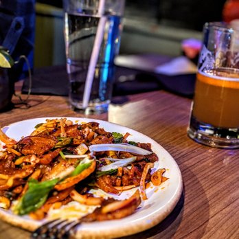 Peak Restaurant and Bar - Sports Bars Near Me - Irving, Texas