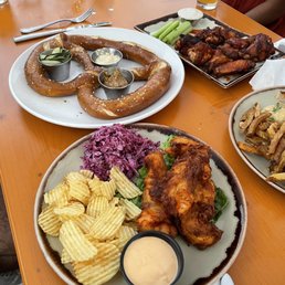 BIERHAUL - Updated May 2025 - 75 Photos & 105 Reviews - 341 Thornton Rd