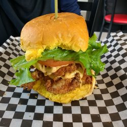 Top Gun Burgers - Tornado chicken burger