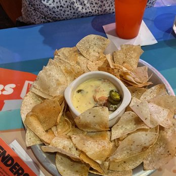 Hooters - Chips and dip - American Near Me - Charlotte, North Carolina