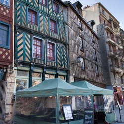 La Cucina - La façade de La Cucina, face à la place Sainte Anne.