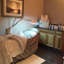 The Oaks Salon & Studio - Camille's beautiful and relaxing room for fantastic spa treatments.