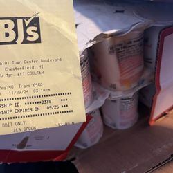 BJ's Wholesale Club - Mold on food - expires Dec 2nd