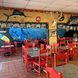 La Casita's Grill and SeaFood - Dining room