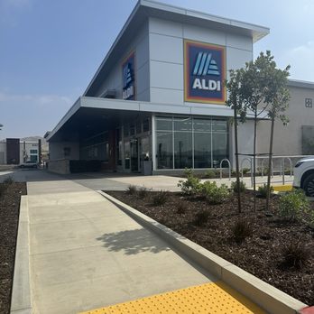 ALDI - Storefront - Grocery Near Me - Jurupa Valley, California