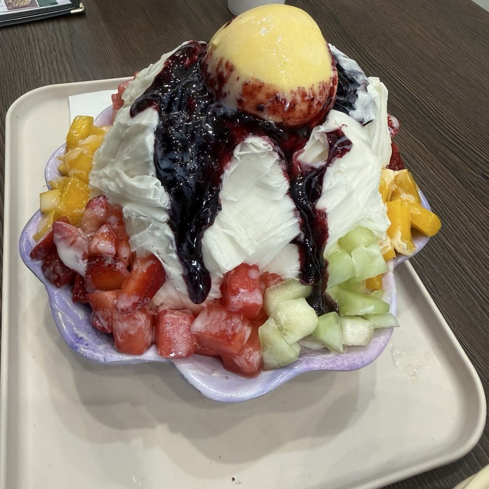 Classic fruit shaved snow $16