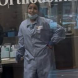 Western Dental & Orthodontics - Estás las grandes profesionales de Wester dental que le mientan la madre a los clientes corriente como su planta