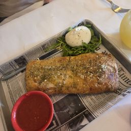 Garlic bread with burrata Garlic bread with burrata