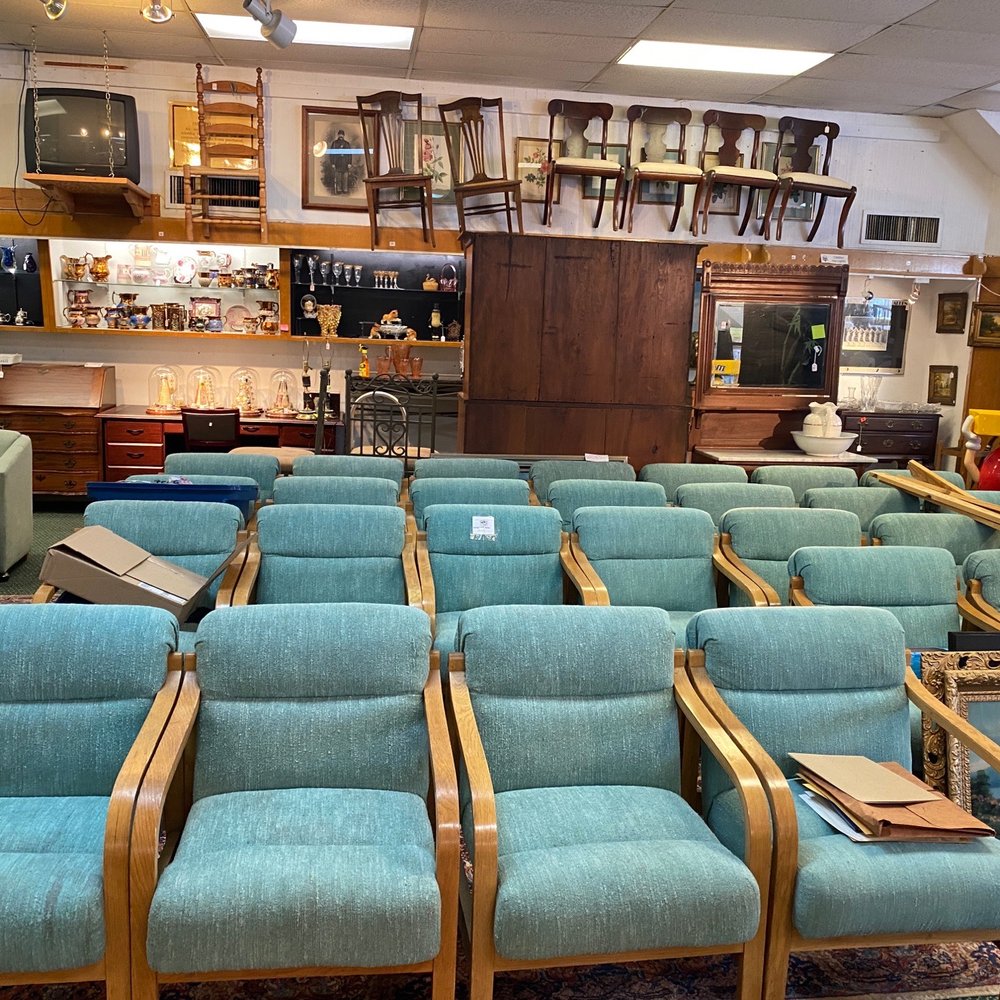 Phoebus Auction Gallery - Seating for the live auctions - Auction Houses Near Me - Hampton, Virginia Phoebus Auction Gallery - Seating for the live auctions - Auction Houses Near Me - Hampton, Virginia
