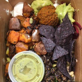 Copper Branch - Aztec bowl with carrot keftedes and quinoa. - Vegan Near Me - Montreal, Quebec Copper Branch - Aztec bowl with carrot keftedes and quinoa. - Vegan Near Me - Montreal, Quebec
